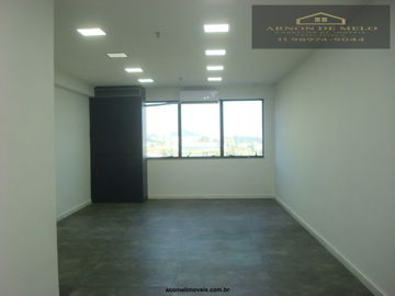 Foto do imóvel Loja Comercial em Santana de Parnaiba
