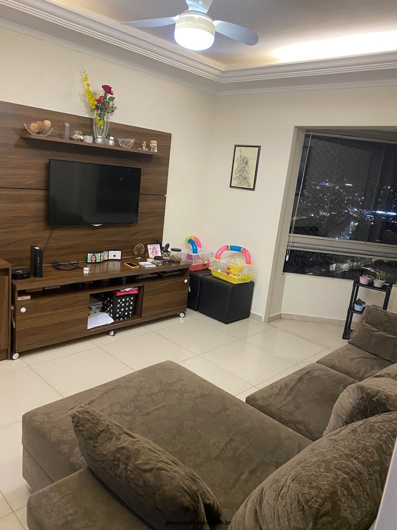 Cond Maria José 3 dorms 2 vagas