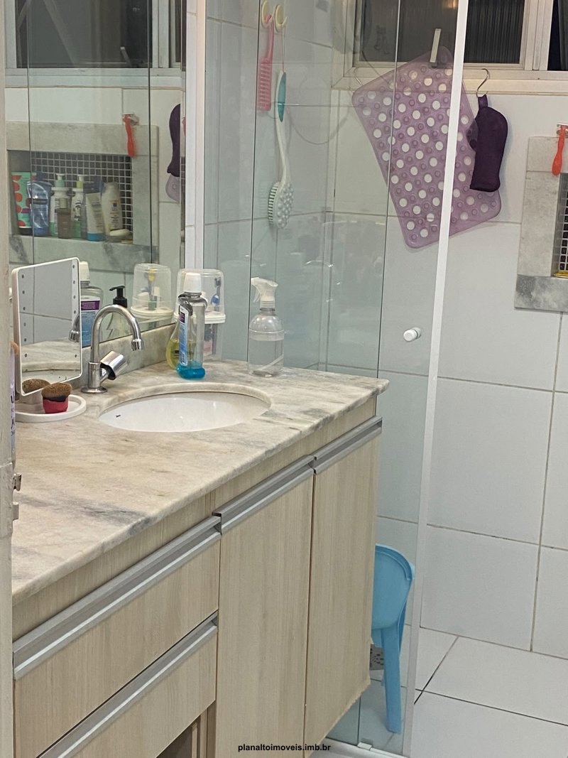 Cond Maria José 3 dorms 2 vagas