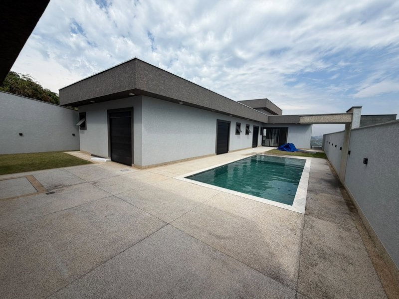 Foto do imóvel   R$         2.350.000,00