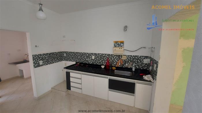 Casa à venda com 3 quartos, 132m² - Foto 2