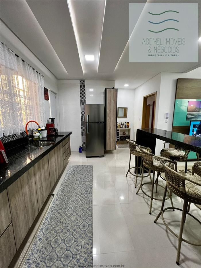 Casa à venda com 3 quartos, 84m² - Foto 4