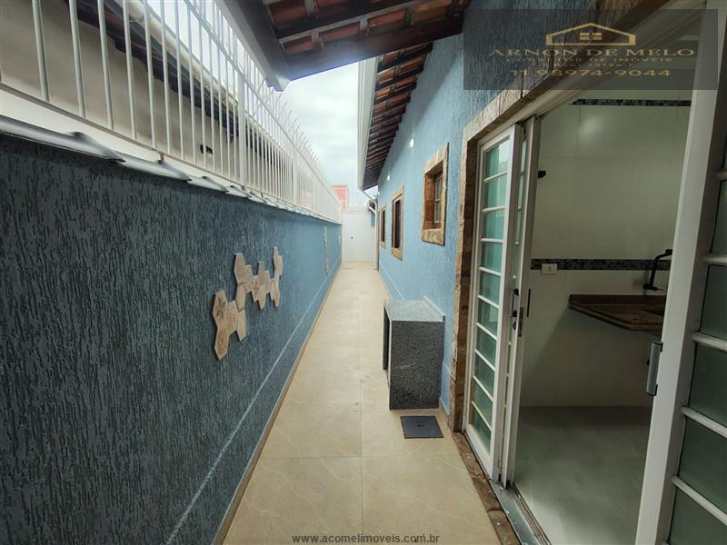 Casa com 2 Dormitórios à venda, 103 m² por R$ 550.000,00 Casa com 2 Dormitórios à venda, 103 m² por R$ 550.000,00