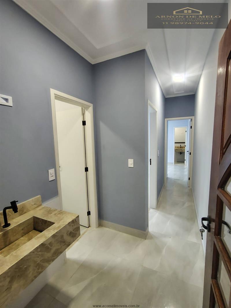 Casa com 2 Dormitórios à venda, 103 m² por R$ 550.000,00 Casa com 2 Dormitórios à venda, 103 m² por R$ 550.000,00