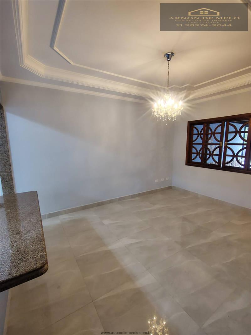 Casa com 2 Dormitórios à venda, 103 m² por R$ 550.000,00 Casa com 2 Dormitórios à venda, 103 m² por R$ 550.000,00