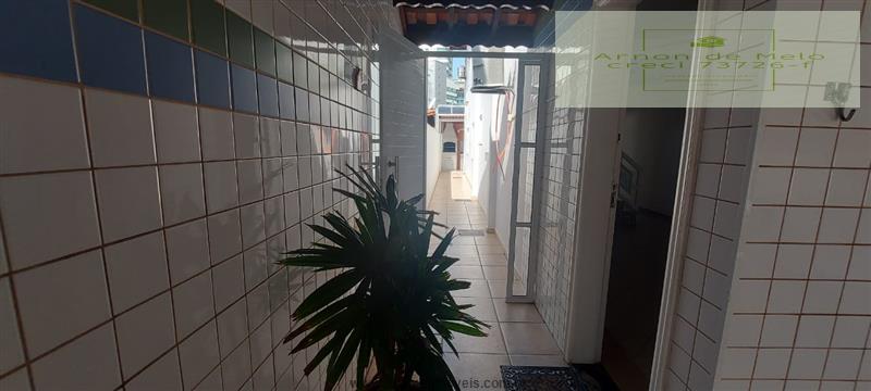 Casa à venda com 3 quartos, 150m² - Foto 2