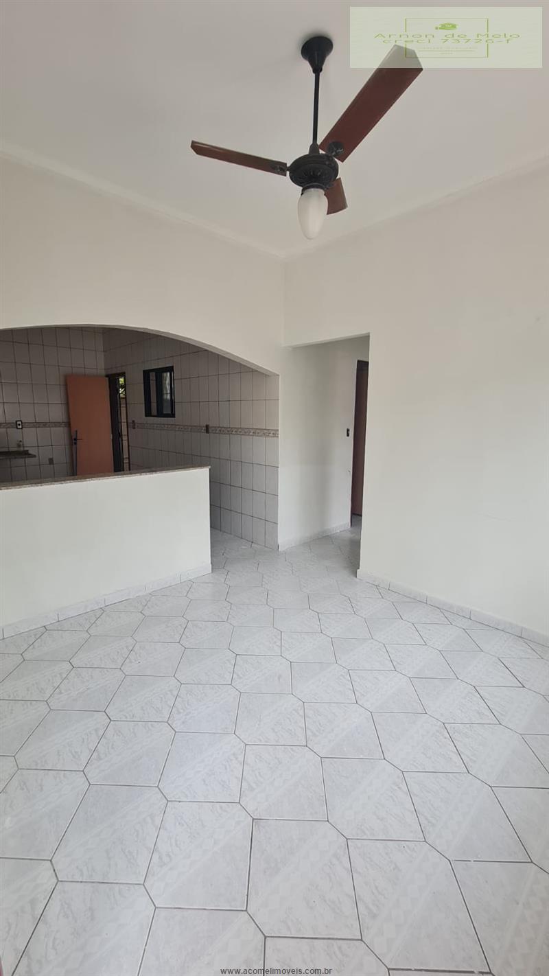 Casa à venda com 2 quartos, 70m² - Foto 11