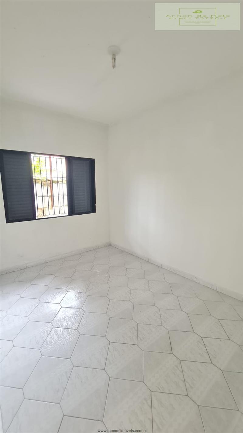 Casa à venda com 2 quartos, 70m² - Foto 6