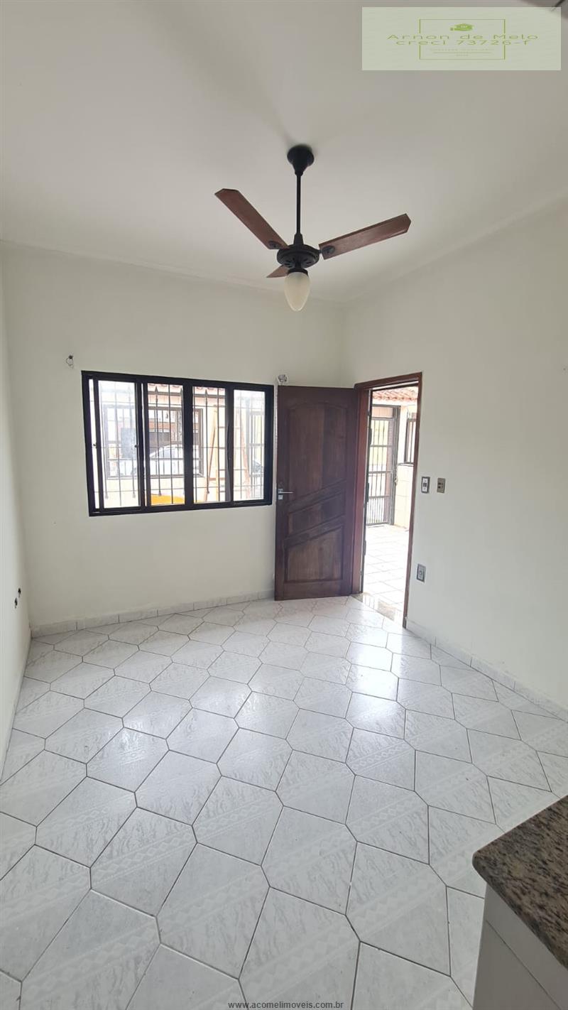 Casa à venda com 2 quartos, 70m² - Foto 10