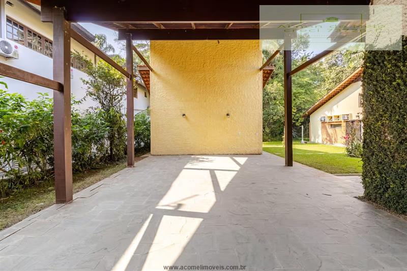 Casa à venda com 4 quartos, 305m² - Foto 2