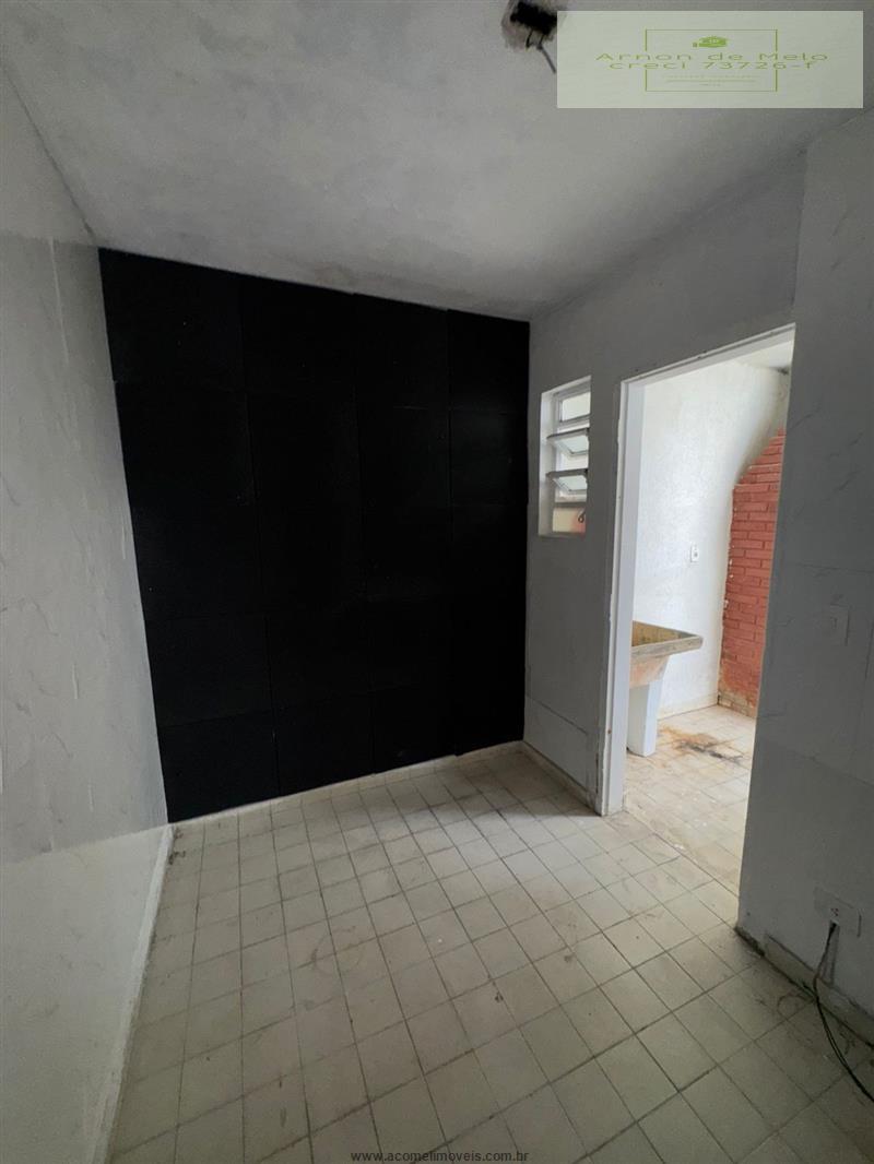 Casa para alugar com 2 quartos, 80m² - Foto 23