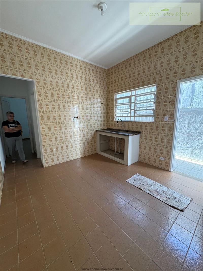 Casa para alugar com 2 quartos, 80m² - Foto 11
