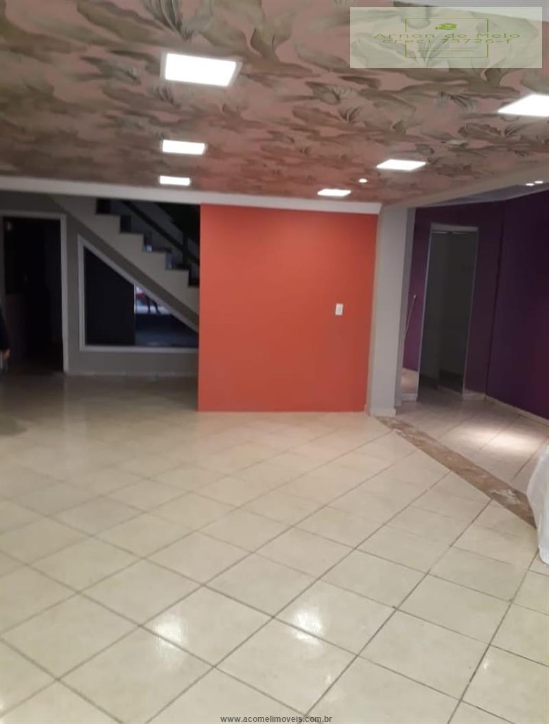 Casa para alugar com 4 quartos, 200m² - Foto 11