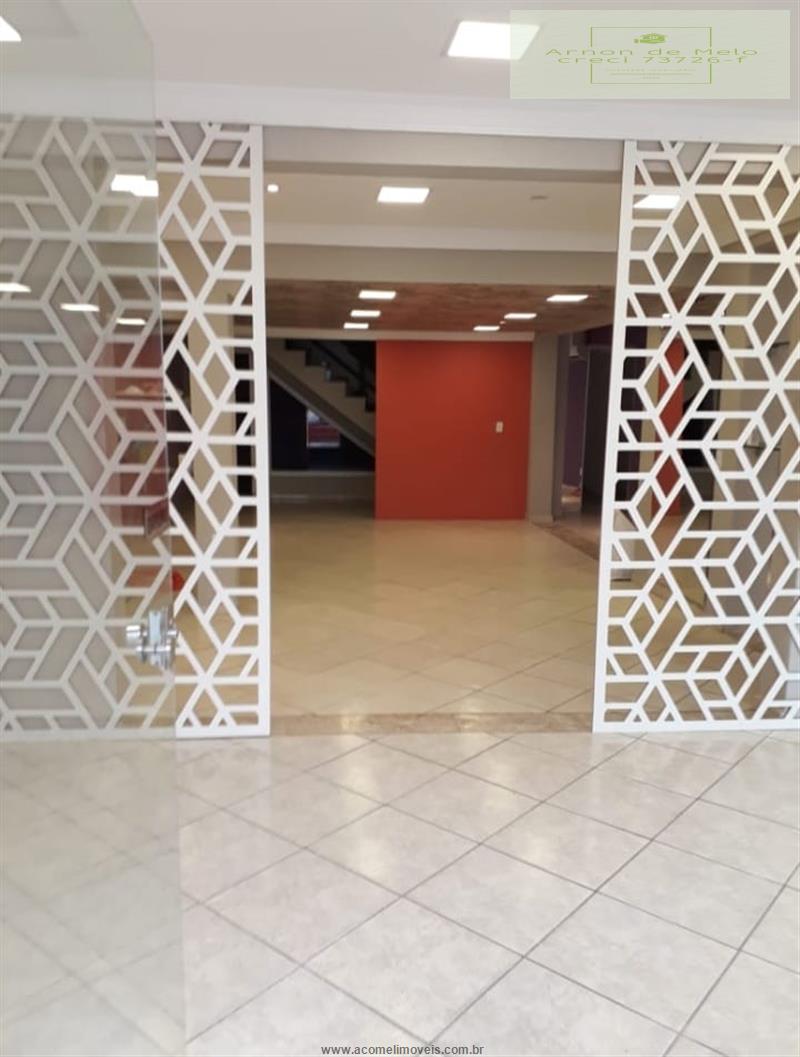 Casa para alugar com 4 quartos, 200m² - Foto 12