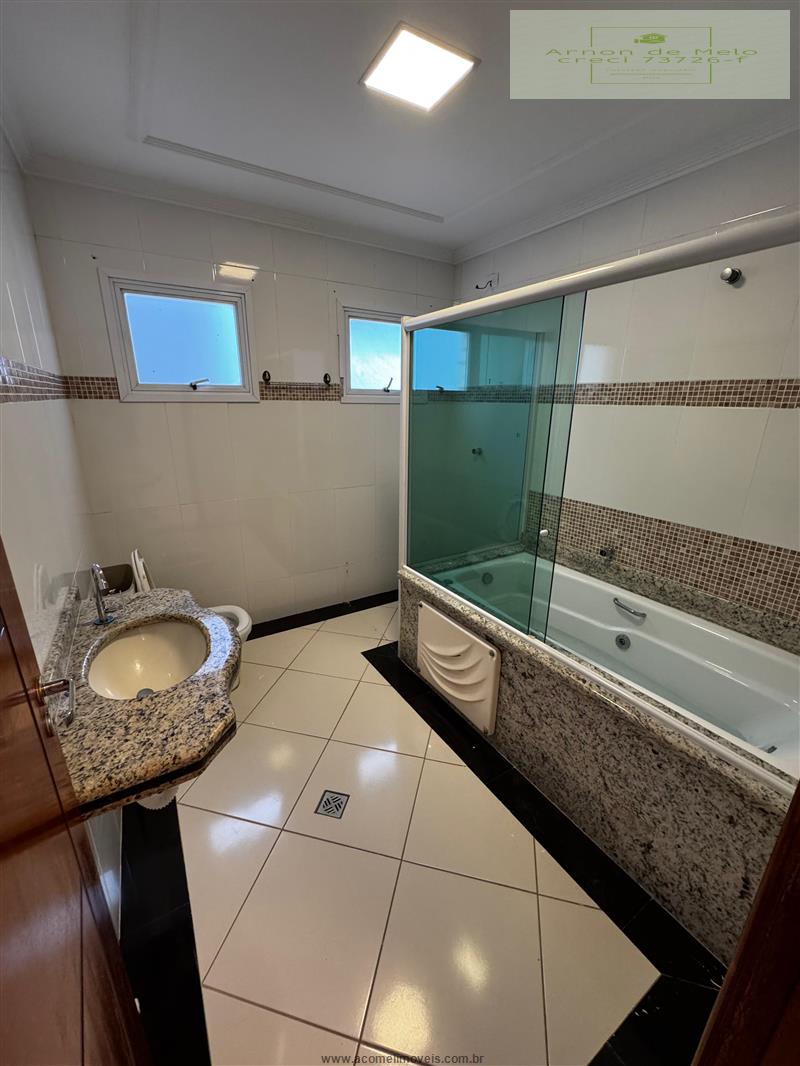 Casa com 4 Dormitórios à venda, 250 m² por R$ 1.699.000,00 Casa com 4 Dormitórios à venda, 250 m² por R$ 1.699.000,00