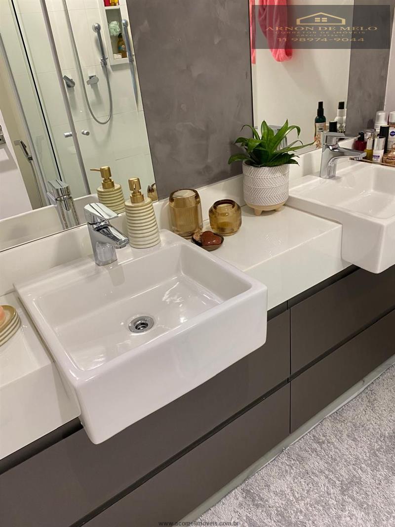 Apartamento com 3 Dormitórios à venda, 105 m² por R$ 1.750.000,00 Apartamento com 3 Dormitórios à venda, 105 m² por R$ 1.750.000,00