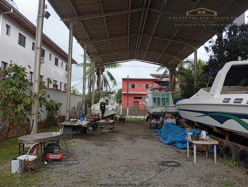 Pavilhão/galpão/depósito à venda  no Centro - Ubatuba, SP. Imóveis