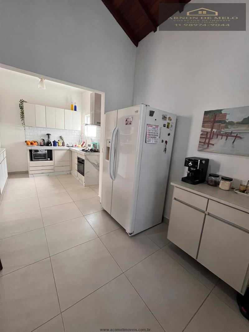 Casa com 3 Dormitórios à venda, 203 m² por R$ 1.000.000,00 Casa com 3 Dormitórios à venda, 203 m² por R$ 1.000.000,00