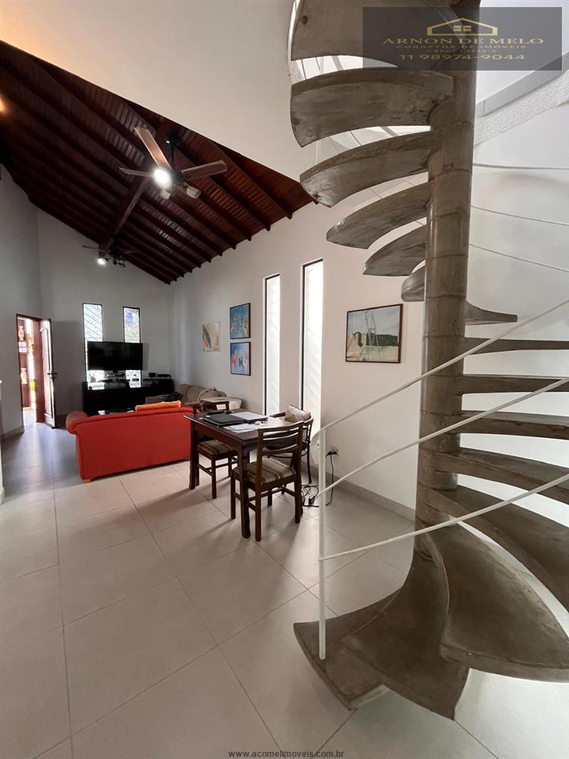 Casa com 3 Dormitórios à venda, 203 m² por R$ 1.000.000,00 Casa com 3 Dormitórios à venda, 203 m² por R$ 1.000.000,00