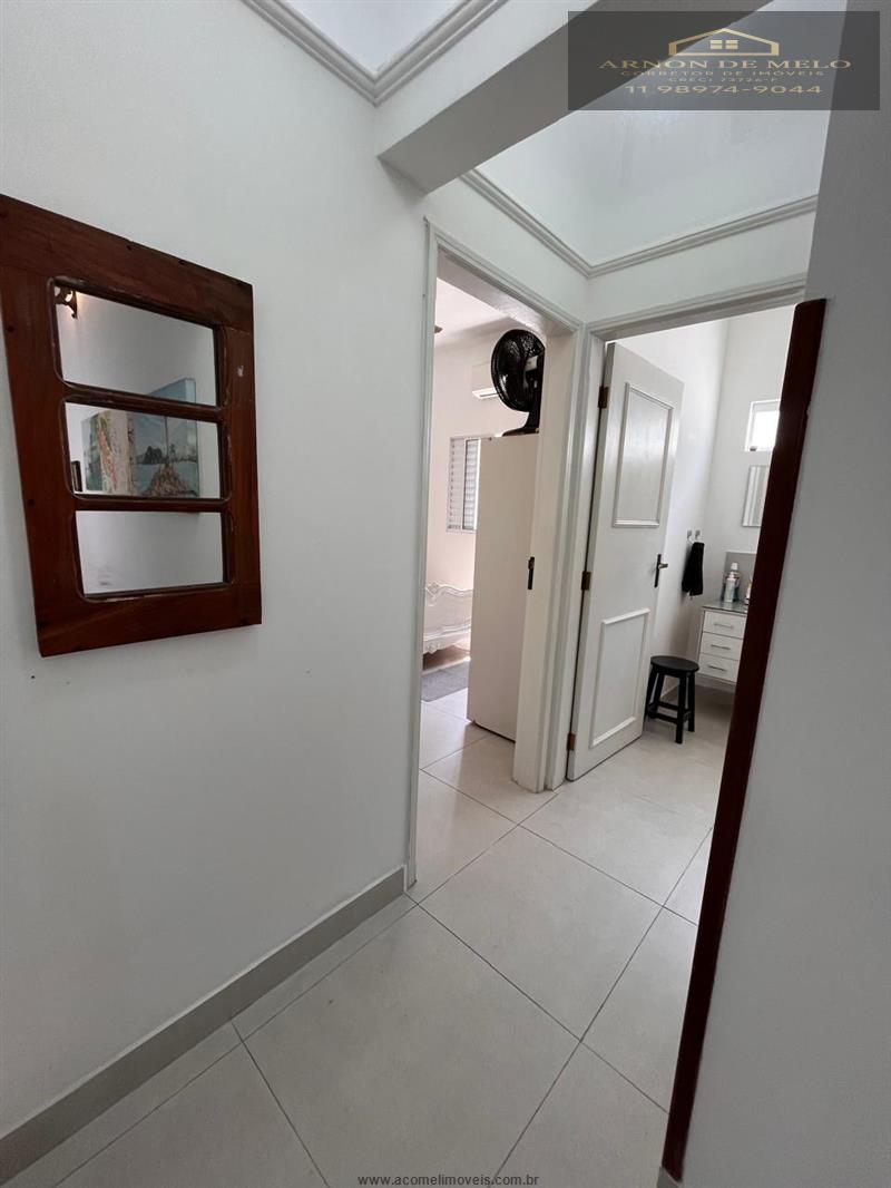 Casa com 3 Dormitórios à venda, 203 m² por R$ 1.000.000,00 Casa com 3 Dormitórios à venda, 203 m² por R$ 1.000.000,00