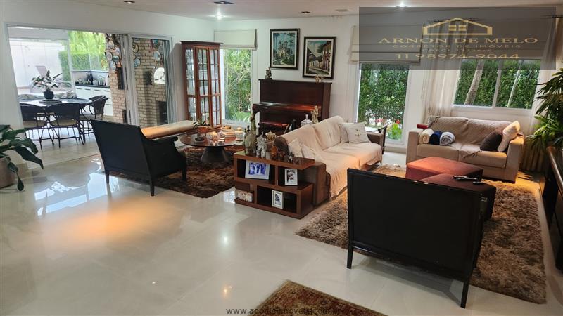 Casa com 3 Dormitórios à venda, 300 m² por R$ 3.300.000,00 Casa com 3 Dormitórios à venda, 300 m² por R$ 3.300.000,00