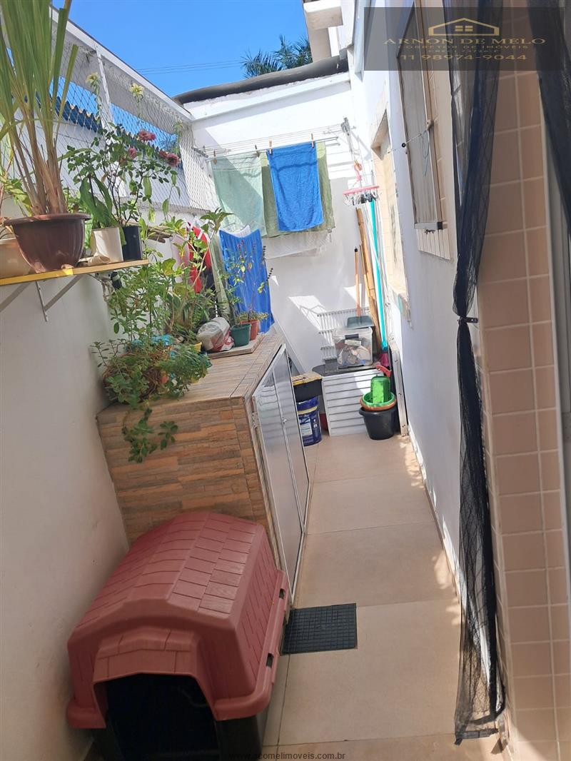 Casa com 2 Dormitórios à venda, 47 m² por R$ 305.000,00 Casa com 2 Dormitórios à venda, 47 m² por R$ 305.000,00