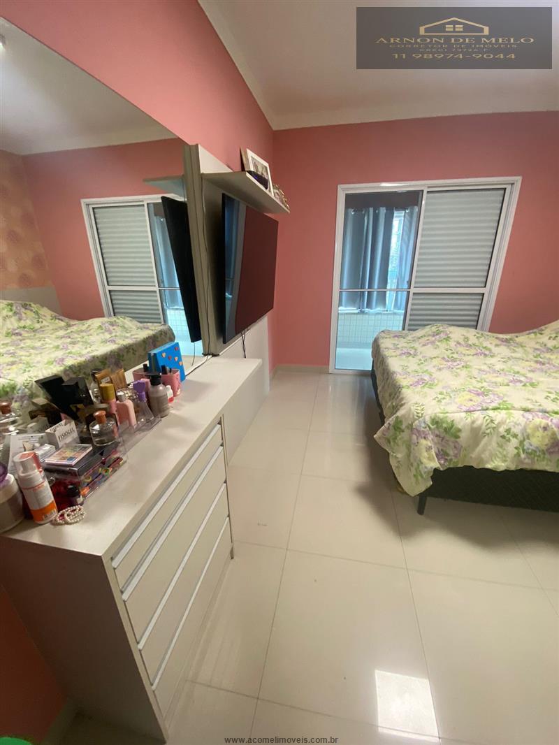 Casa com 3 Dormitórios à venda, 175 m² por R$ 965.000,00 Casa com 3 Dormitórios à venda, 175 m² por R$ 965.000,00