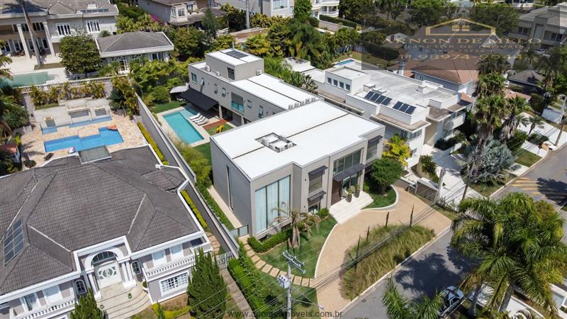 Casa à venda  no Tamboré - Santana de Parnaíba, SP. Imóveis