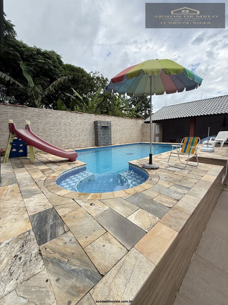 Casa, 4 quartos, 220 m² - Foto 1
