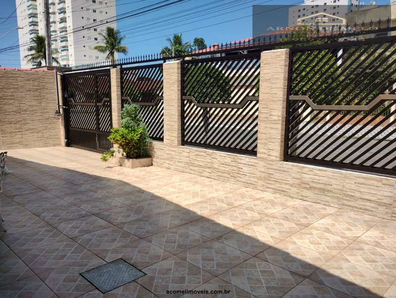 Casas no Litoral para venda em Praia Grande no bairro Balneario Florida